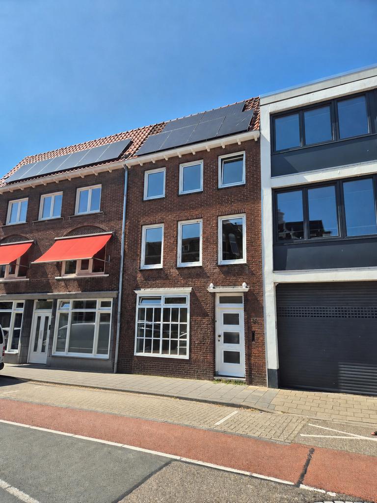 Tussenwoning met 5 slaapkamers en dakterras - Afbeelding 1