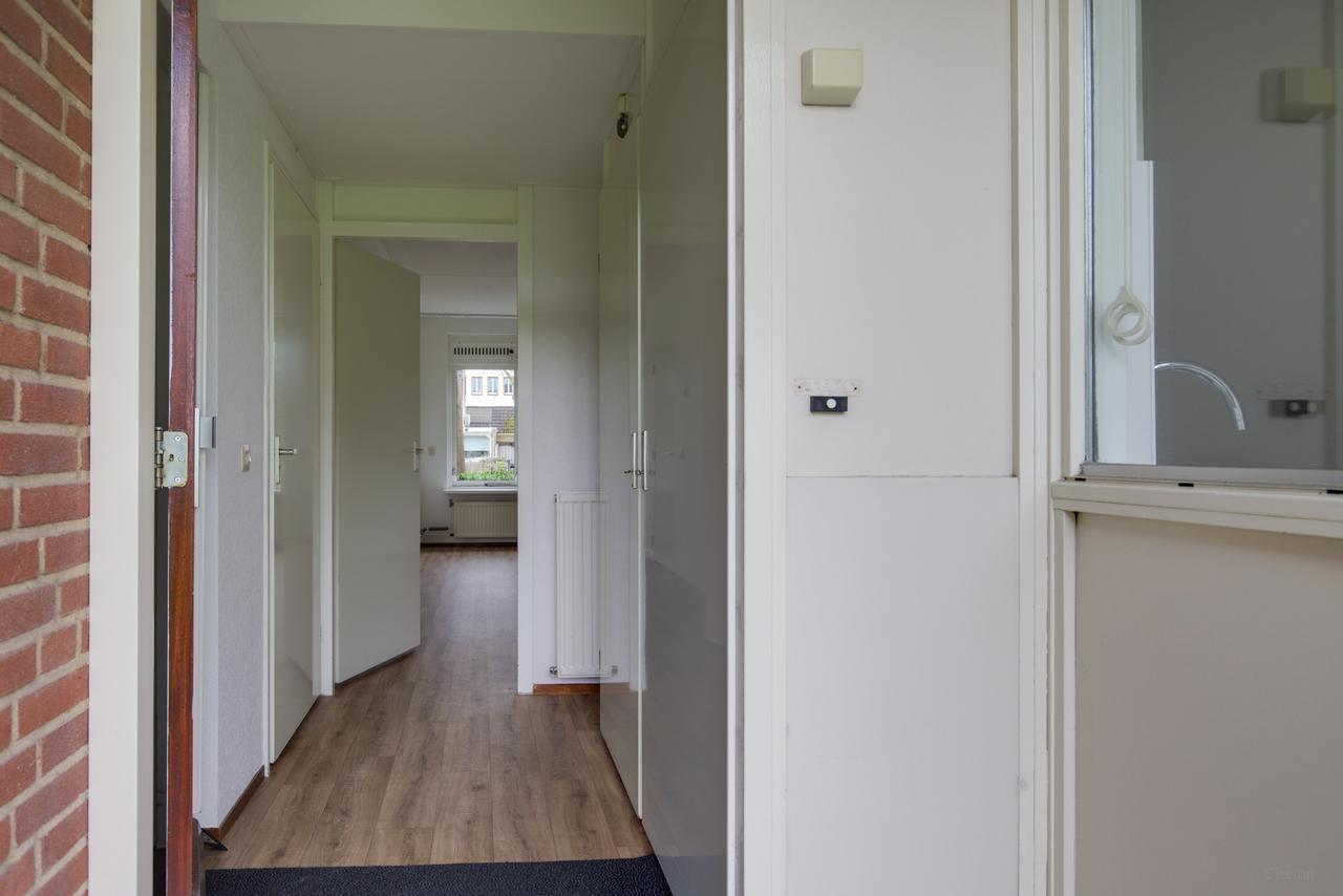Senior Apartment with Terrace in Harderwijk - Image 3