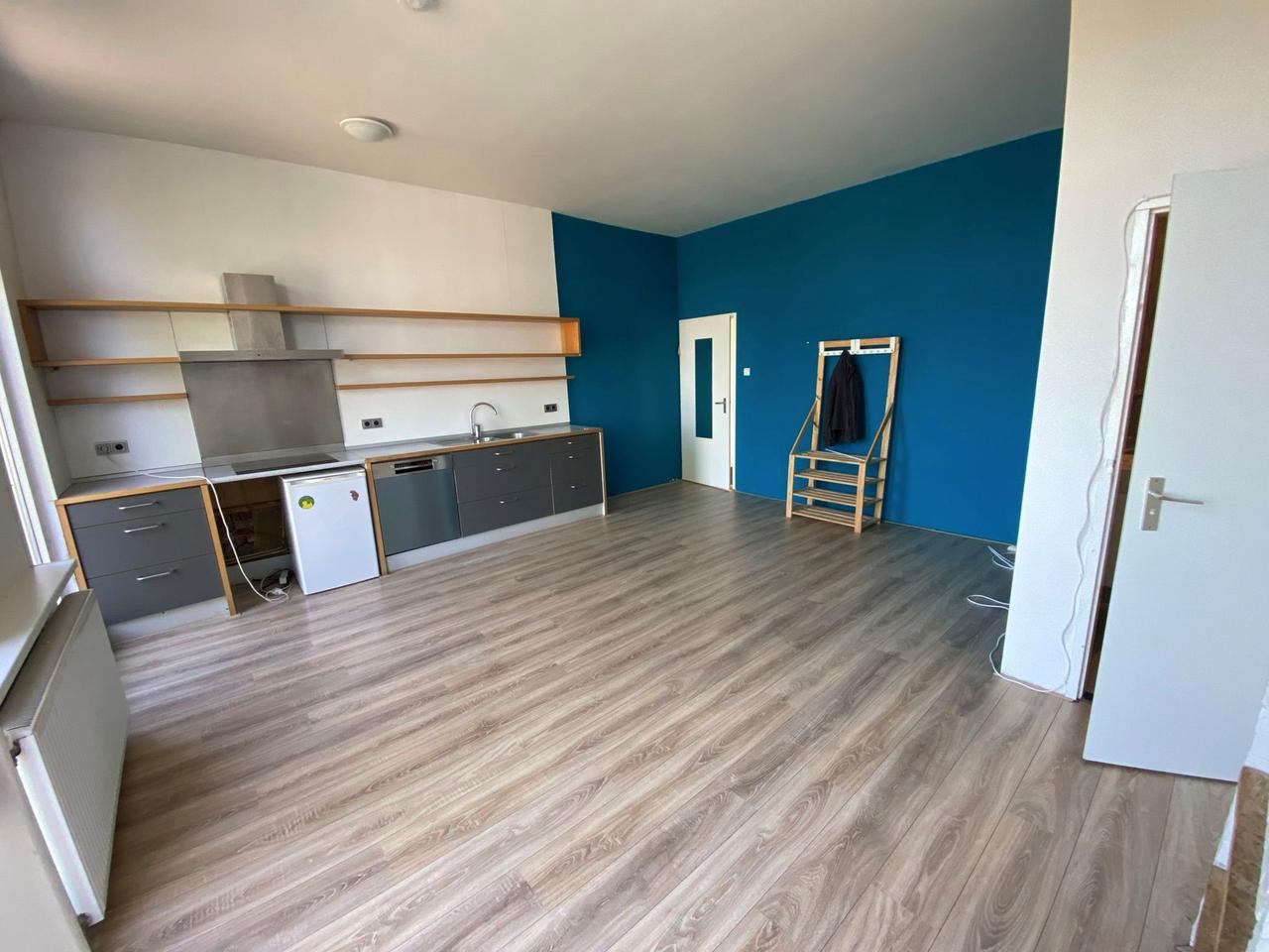 Kamer met dakterras aan de Hereweg - Afbeelding 2