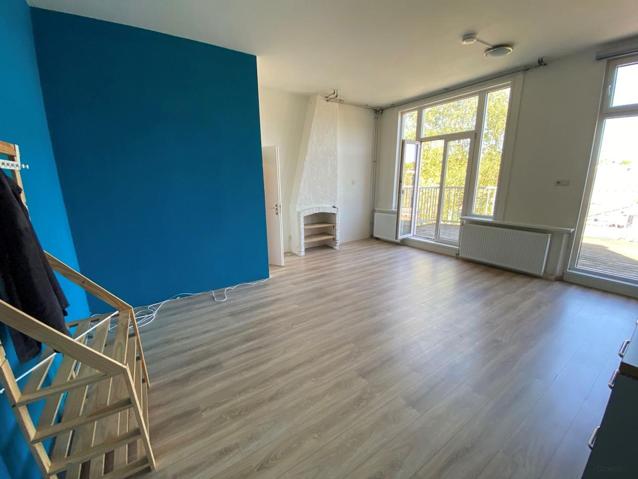 Kamer met dakterras aan de Hereweg - Afbeelding 4