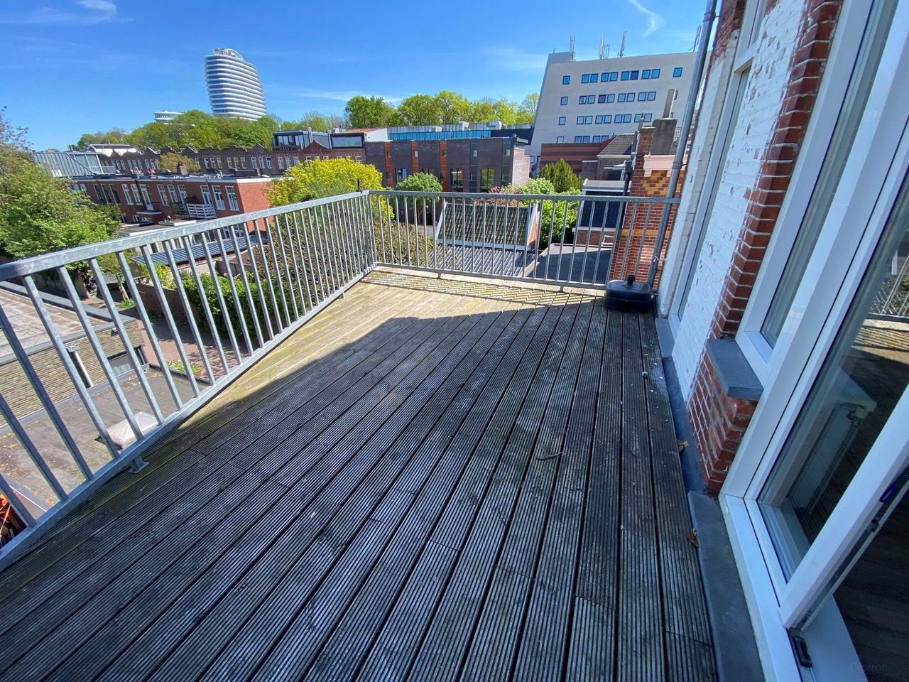 Kamer met dakterras aan de Hereweg - Afbeelding 9
