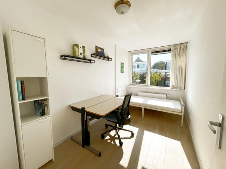 109 m² Family Home with Garden in Buitenveldert - Image 14