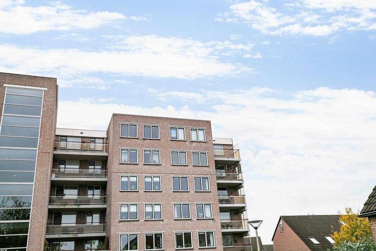Apartment with Balcony on the 5th Floor - Image 6