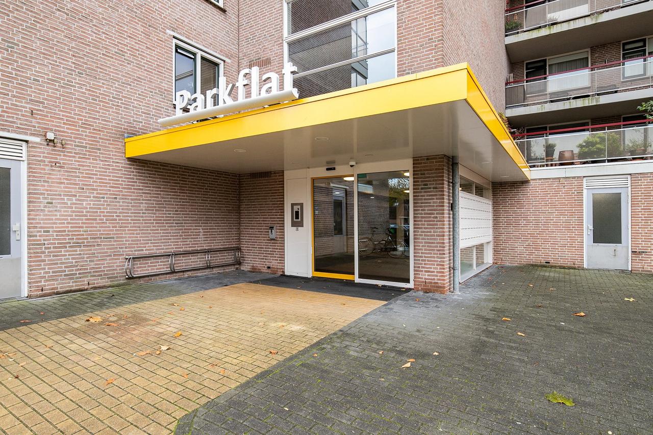 Apartment with Balcony on the 5th Floor - Image 7