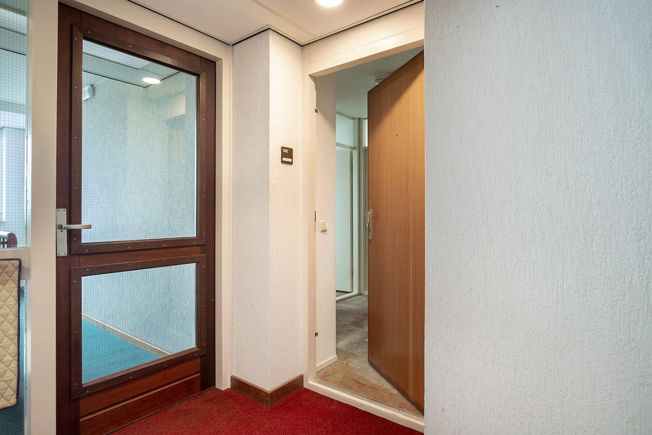 Apartment with Balcony on the 5th Floor - Image 13