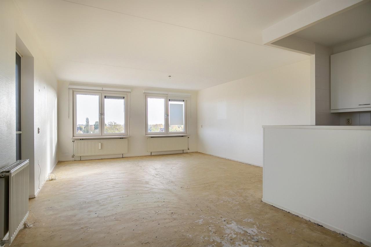 Apartment with Balcony on the 5th Floor - Image 16