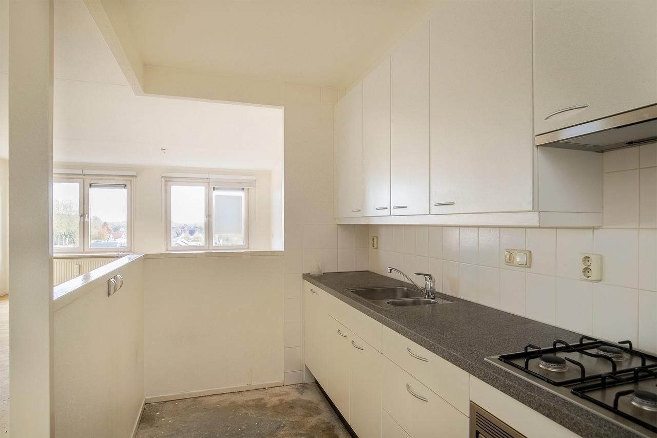 Apartment with Balcony on the 5th Floor - Image 21