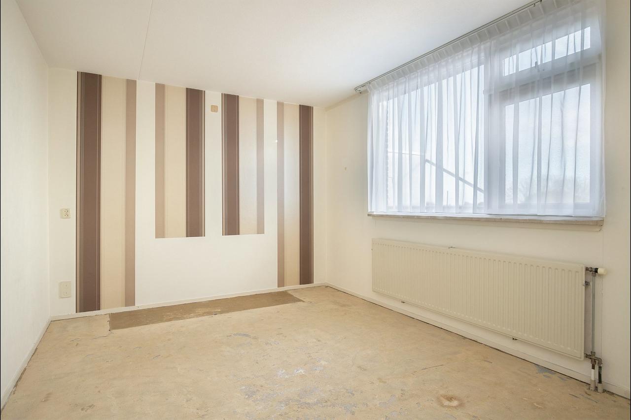 Apartment with Balcony on the 5th Floor - Image 24