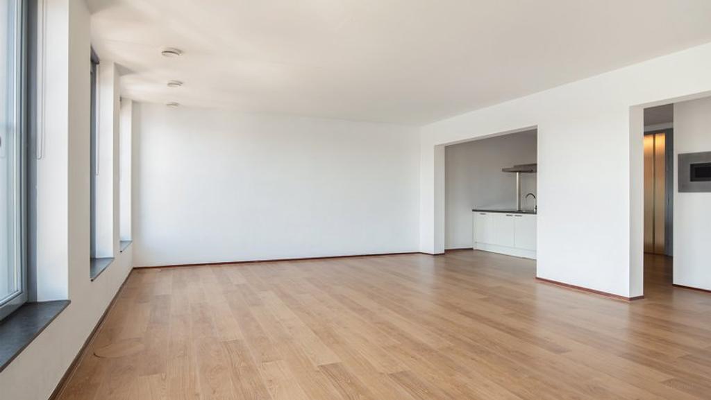 106 m² Loft with IJ River Views - Image 2