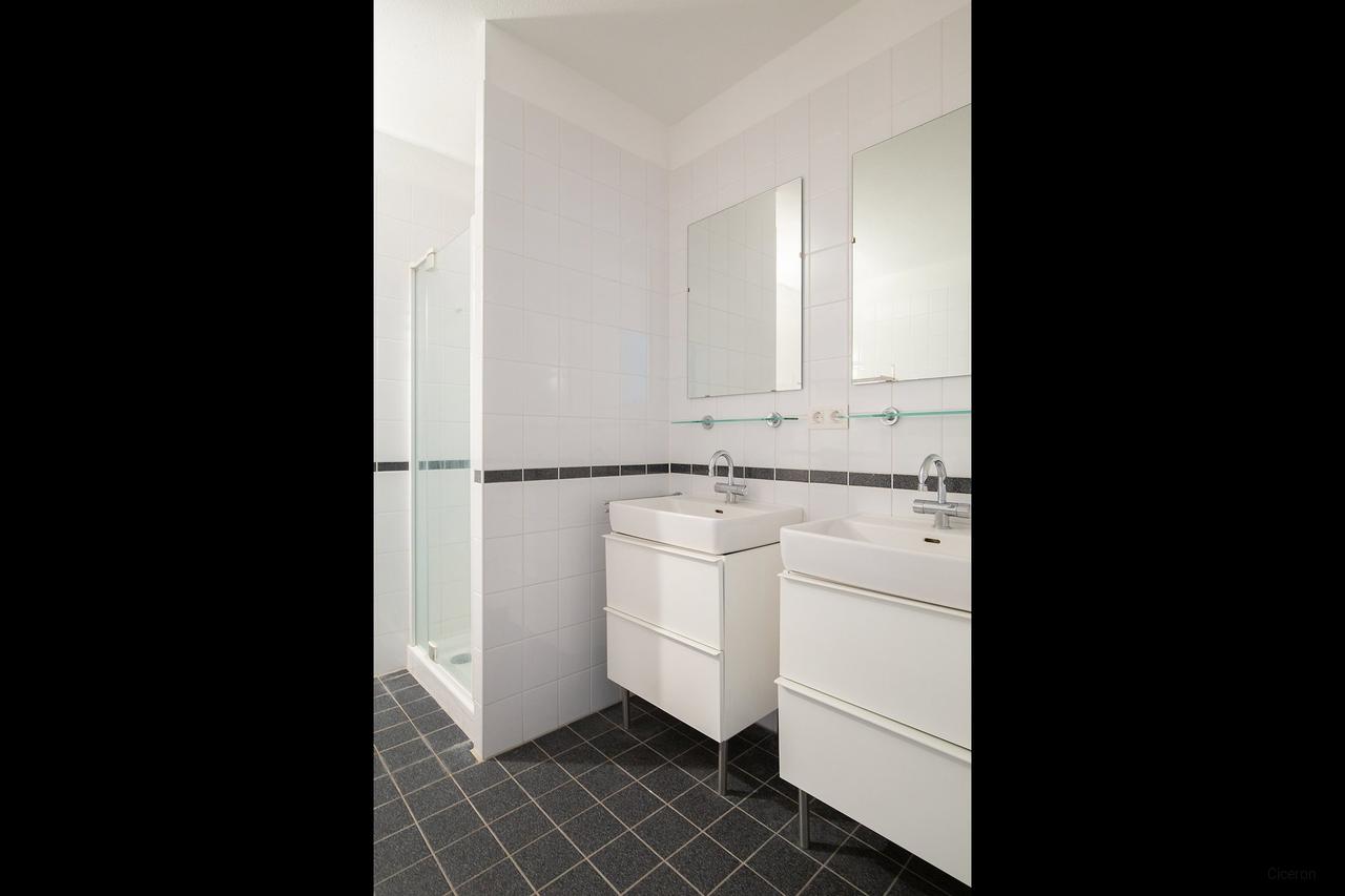 106 m² Loft with IJ River Views - Image 12