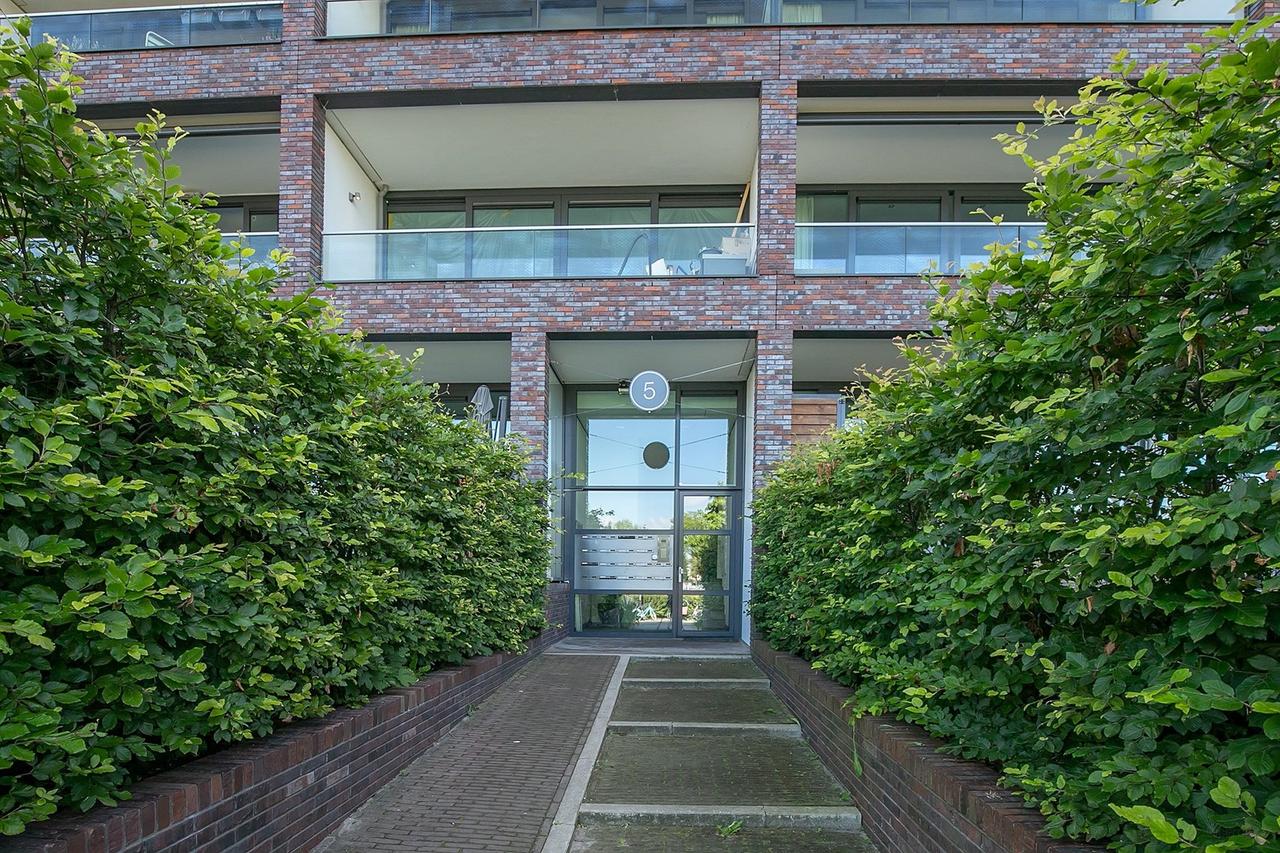 Studio with Terrace on the Amstel River - Image 2