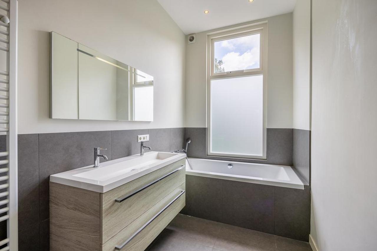 210 m2 Townhouse with 5 Bedrooms - Image 39