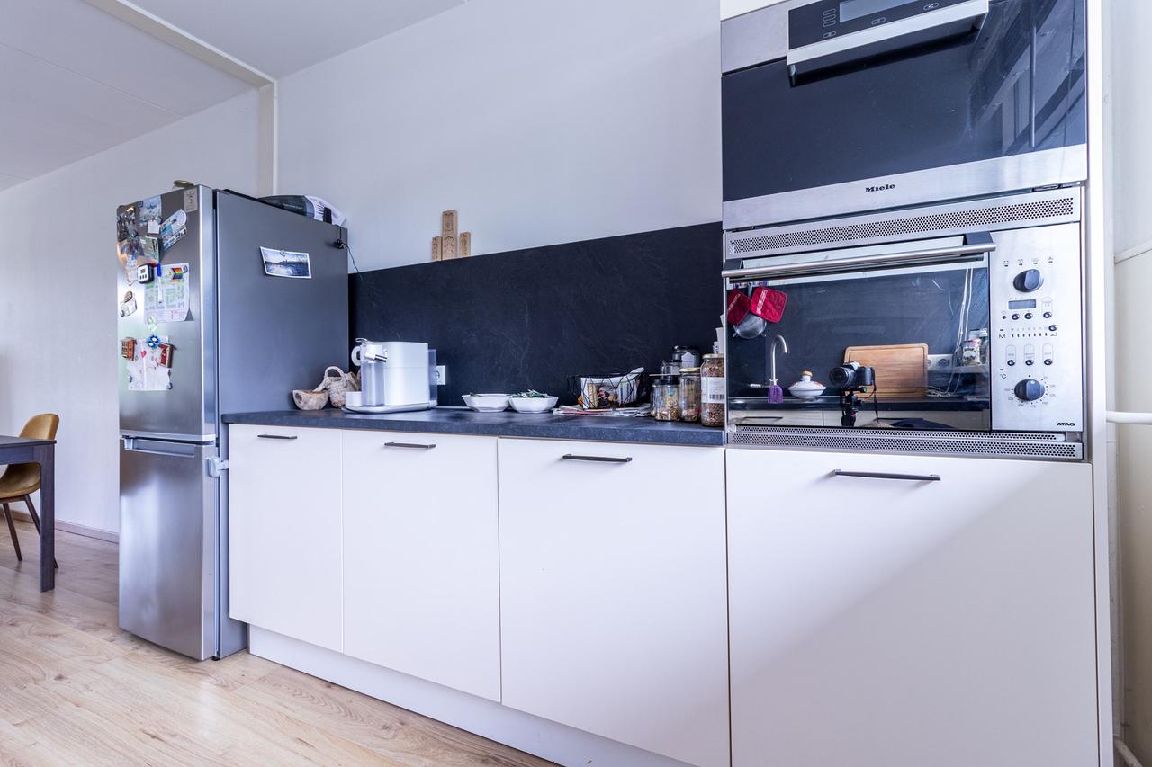 Gemeubileerd 3-kamerappartement met balkon - Afbeelding 8