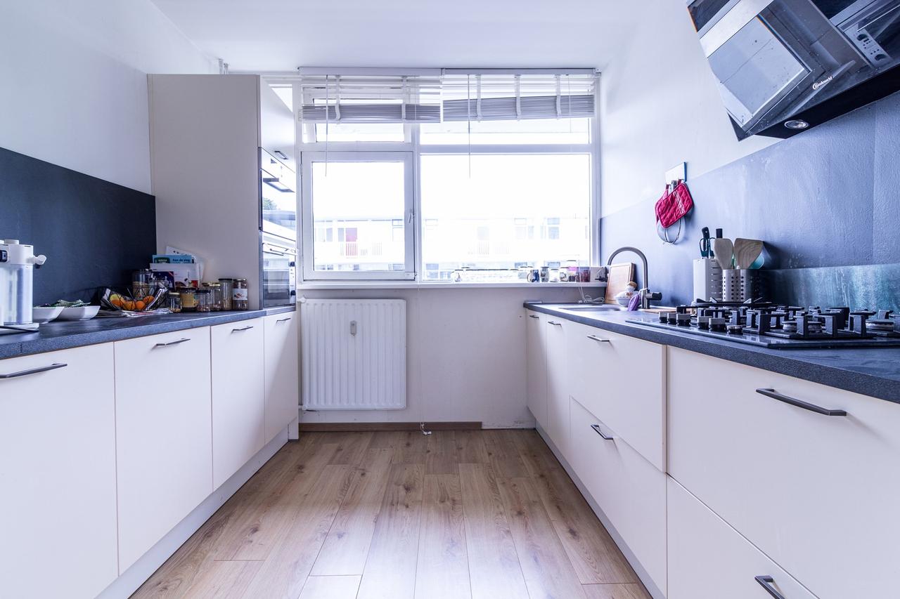 Gemeubileerd 3-kamerappartement met balkon - Afbeelding 9