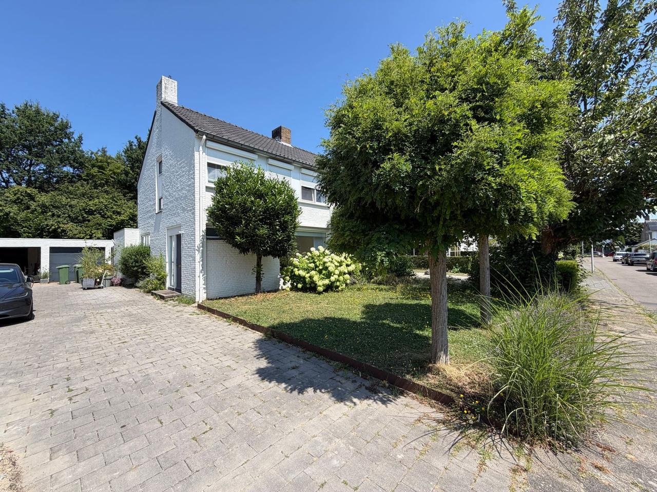 Ruime huurwoning met garage in Belfort - Afbeelding 1