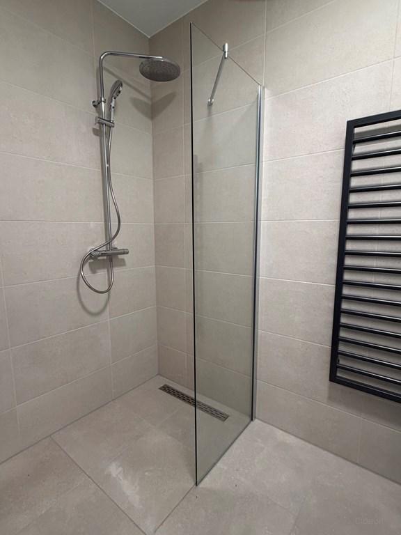 3-Room Apartment with Balcony in Hyde Park - Image 4