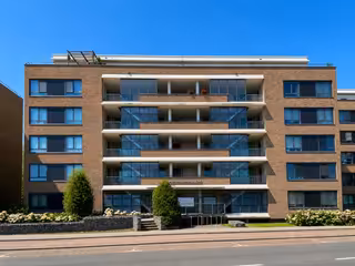 99 m² with terrace and private parking