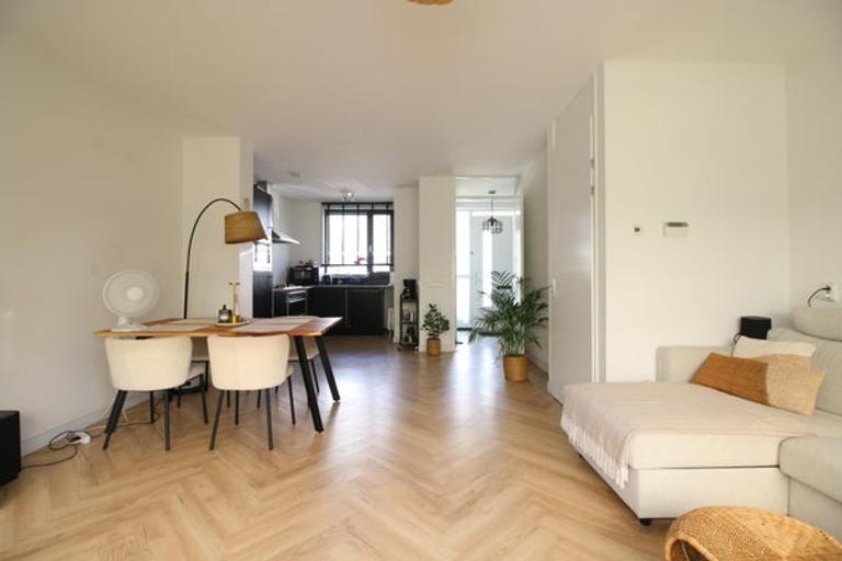 Huis met oprit naast Hoog Ambacht - Afbeelding 11
