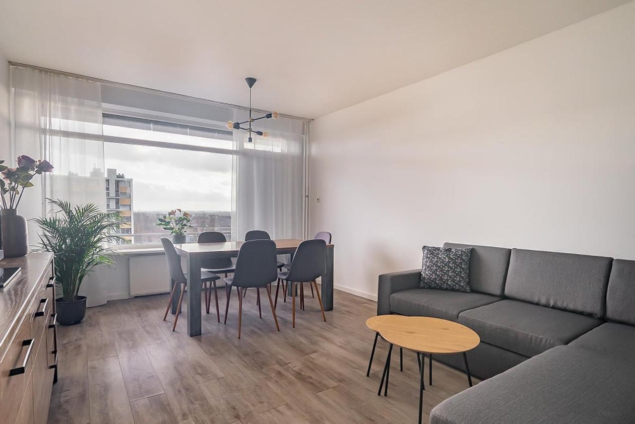 Gemeubileerd 4-kamerappartement met uitzicht - Afbeelding 1