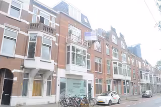 Compact 2-kamer appartement aan de Weteringkade