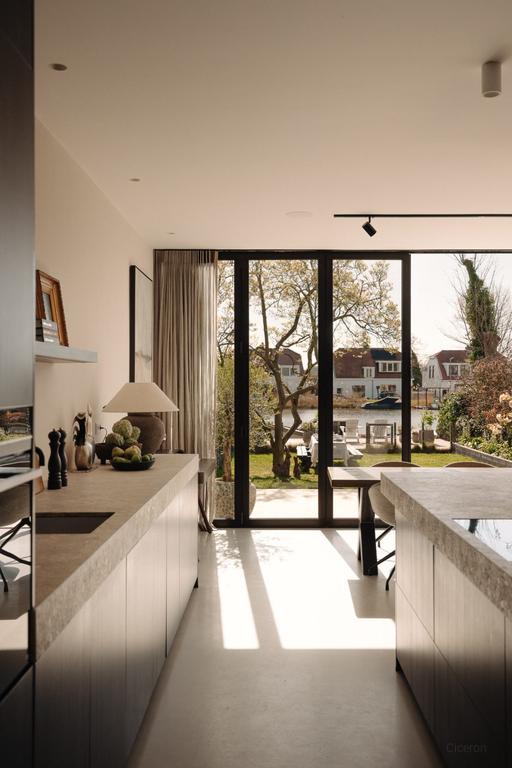 Detached Waterfront Home on the Rotte with Private Jetty - Image 9
