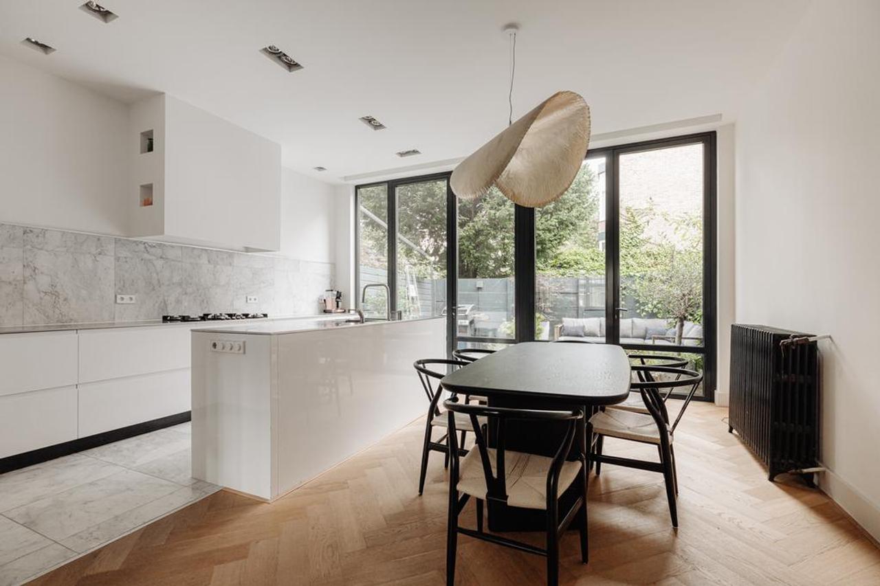6-Bedroom Townhouse near Vondelpark - Image 1