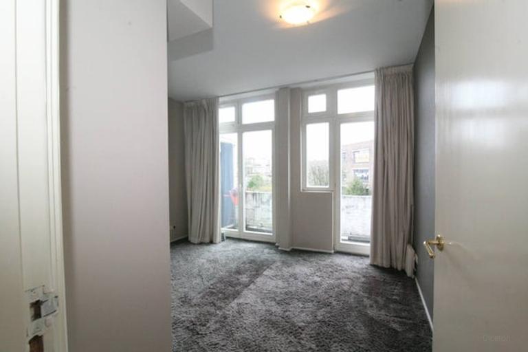 90 m² met breed balkon in Bezuidenhout - Afbeelding 14