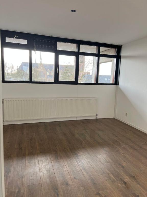 Maisonette with South-Facing Balcony in Hilversum - Image 9