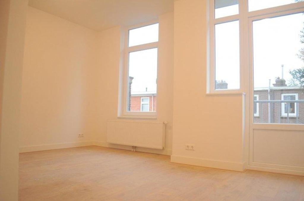 Studio met balkon in Rustenburg, Den Haag - Afbeelding 3