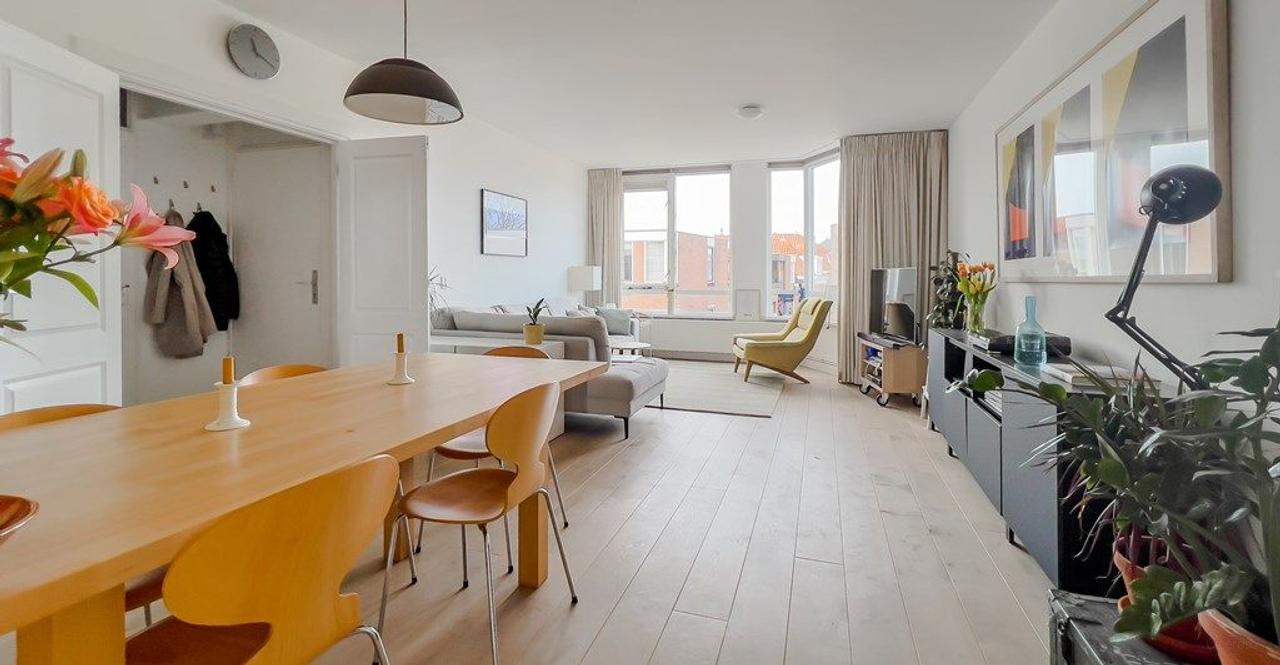 Licht 3-kamerappartement met balkon - Afbeelding 1