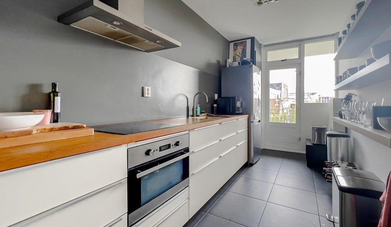 Licht 3-kamerappartement met balkon - Afbeelding 10