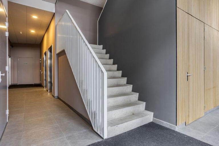 3-kamerappartement met loggia en parkeerplek - Afbeelding 8
