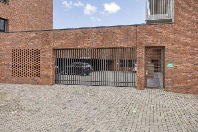 3-kamerappartement met loggia en parkeerplek - Afbeelding 12