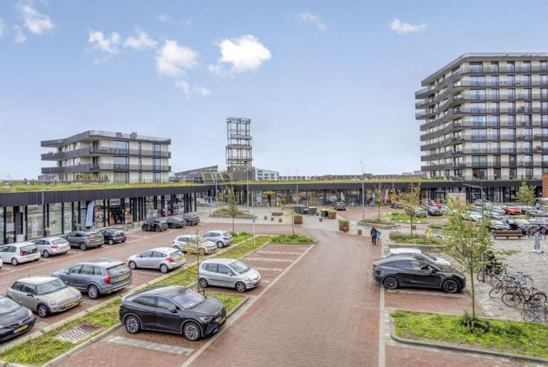 3-kamerappartement met loggia en parkeerplek - Afbeelding 16
