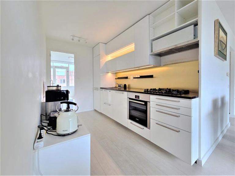 Licht 3-kamerappartement aan het water - Afbeelding 6