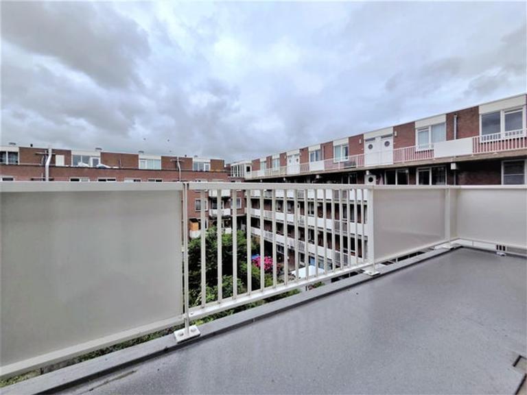 Licht 3-kamerappartement aan het water - Afbeelding 8