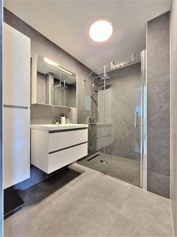 Licht 3-kamerappartement aan het water - Afbeelding 18