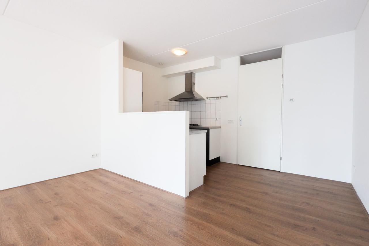Apartment in Haarlemmerbuurt, Amsterdam - Image 3