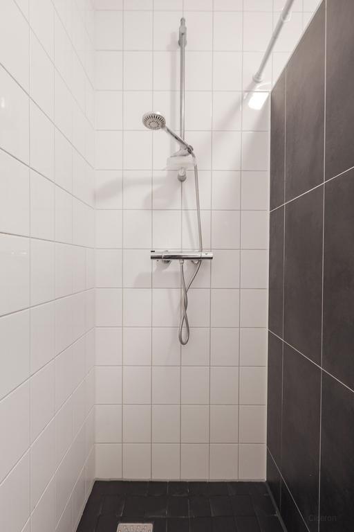 Apartment in Haarlemmerbuurt, Amsterdam - Image 14