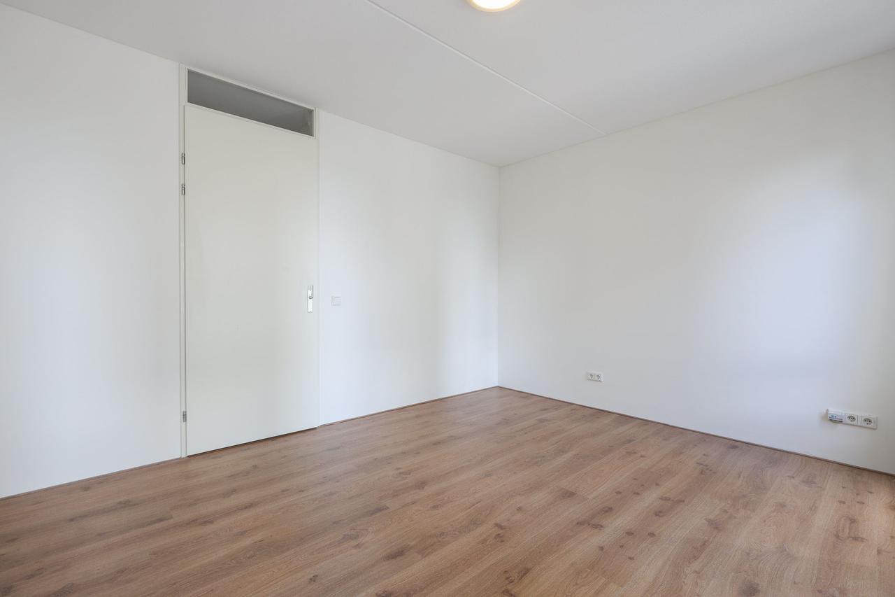 Apartment in Haarlemmerbuurt, Amsterdam - Image 17