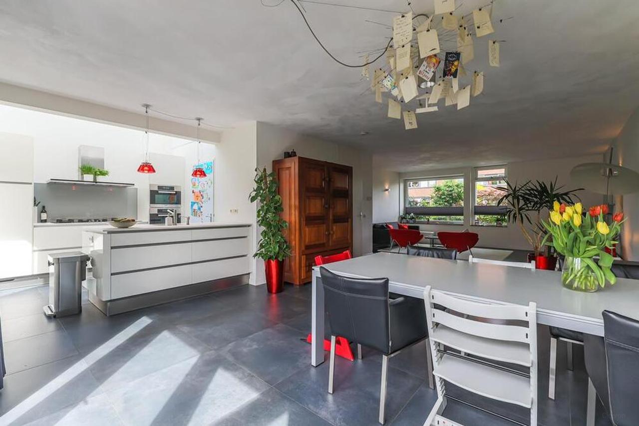 220 m² herenhuis met 6 slaapkamers - Afbeelding 8