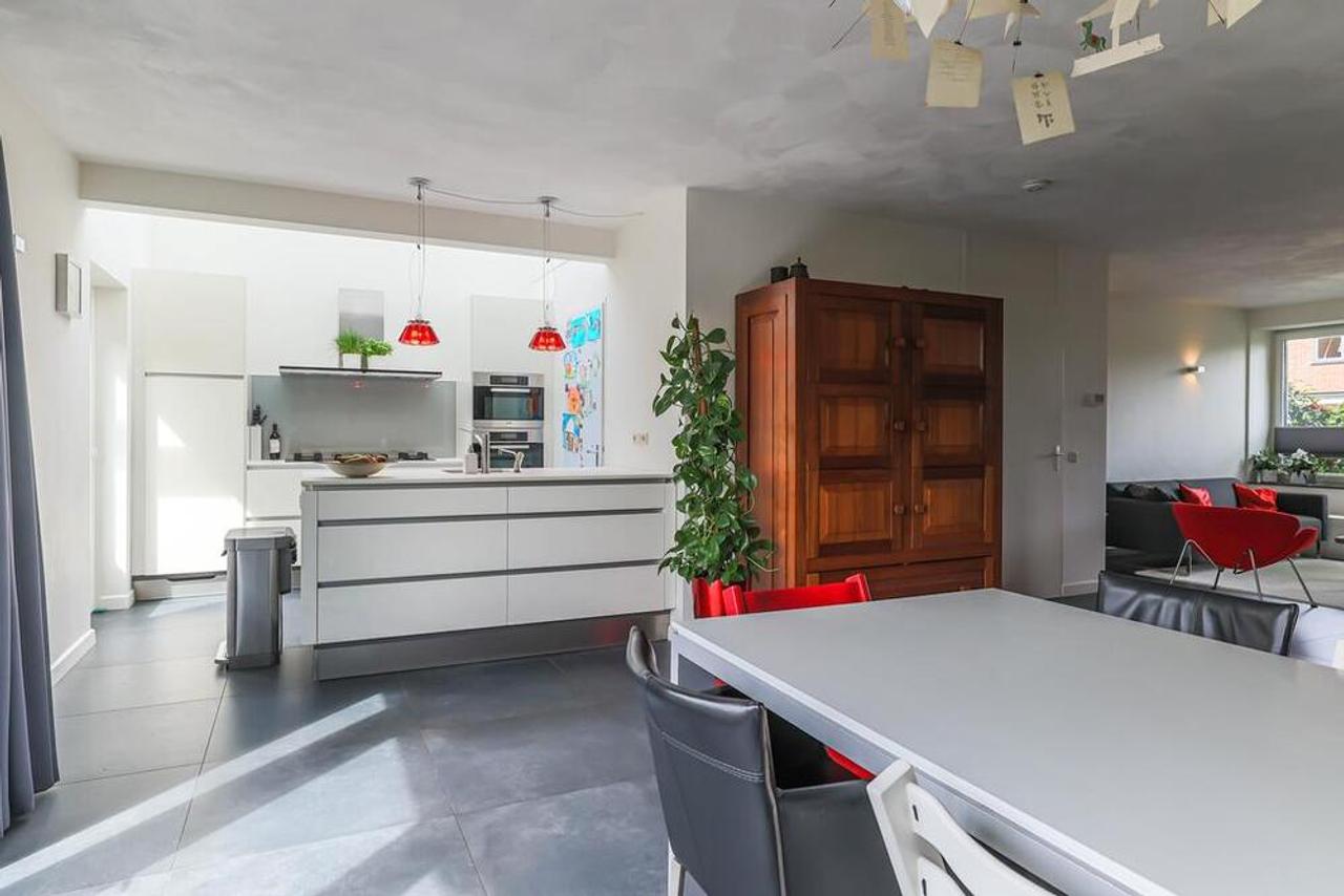 220 m² herenhuis met 6 slaapkamers - Afbeelding 9