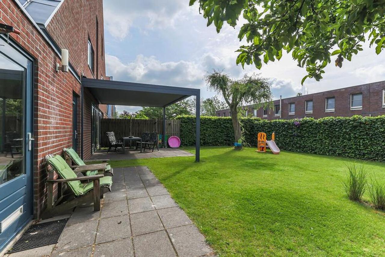 220 m² herenhuis met 6 slaapkamers - Afbeelding 15