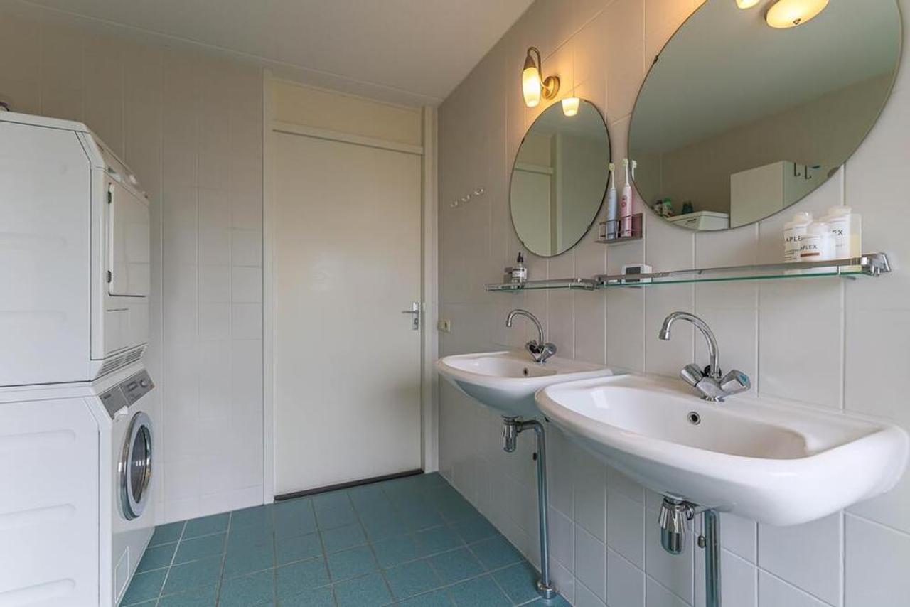 220 m² herenhuis met 6 slaapkamers - Afbeelding 34