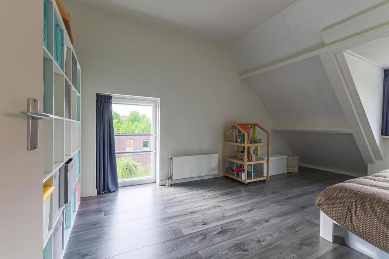 220 m² herenhuis met 6 slaapkamers - Afbeelding 40
