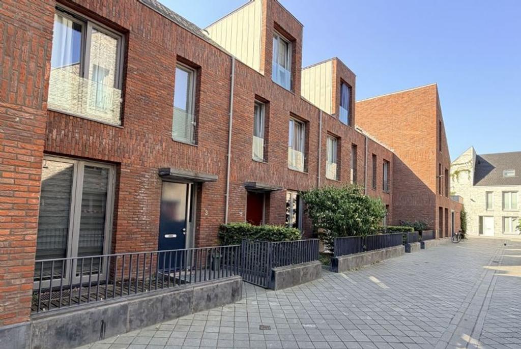 Stadswoning met tuin en eigen parkeerplek - Afbeelding 3