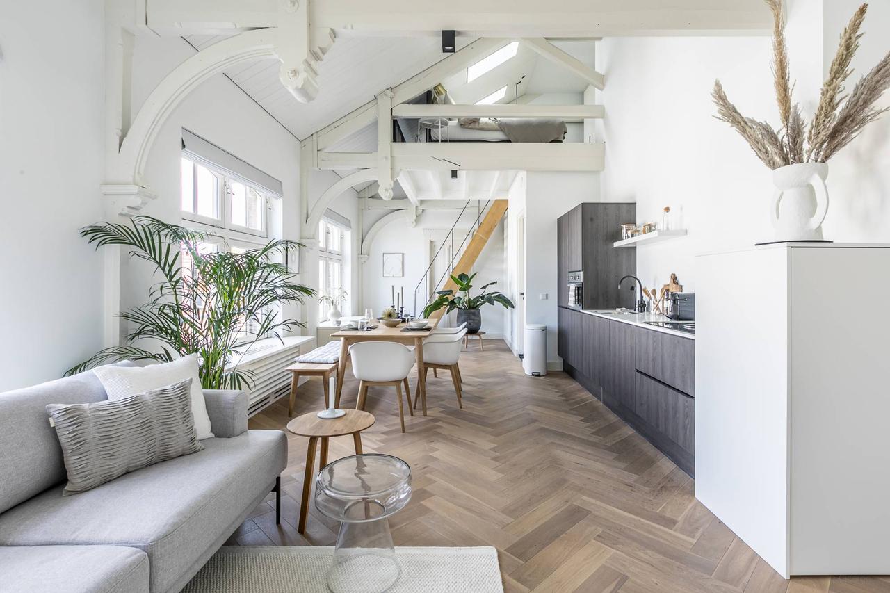 Bright 80 m² Loft on Groenburgwal - Image 2