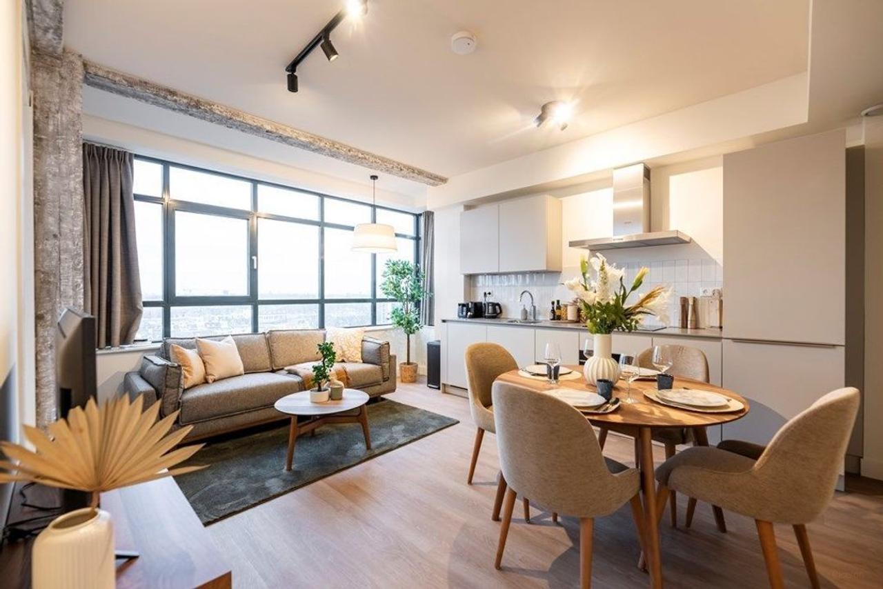Furnished 2-Bedroom Apartment near Central Station - Image 1