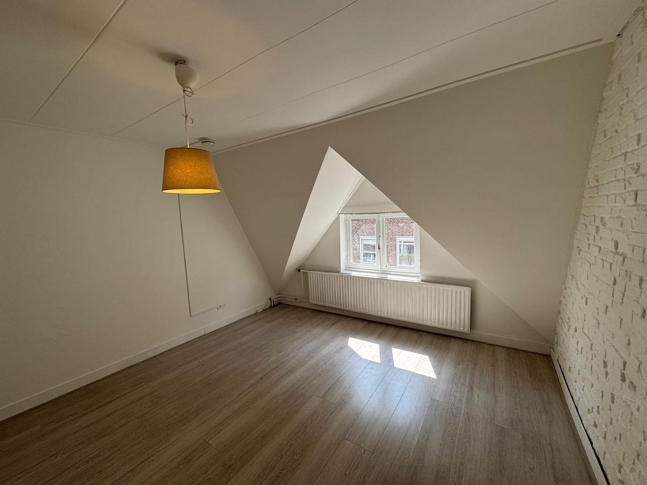 Room with Private Kitchen in Wyck - Image 5