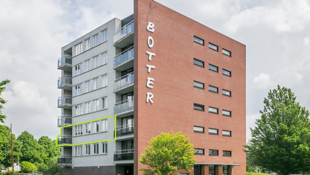 2-Bedroom Apartment with Balcony on Reitdiep - Image 1